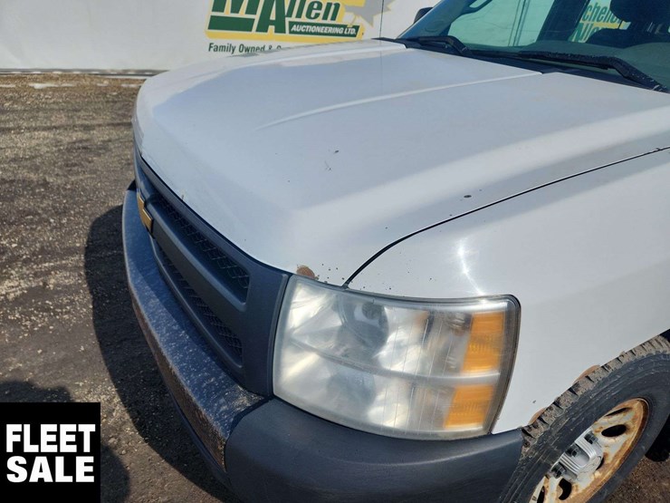 2013-chevrolet-silverado-1500-image-38