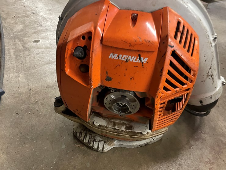 #2525-•-stihl-backpack-leaf-blower-(columbia-heights,-mn)-image-6