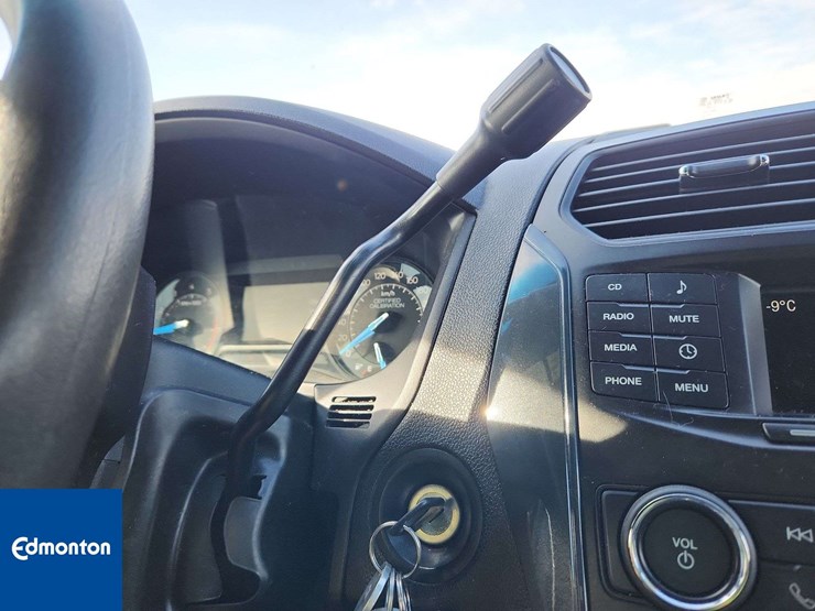 2018-ford-explorer-image-22