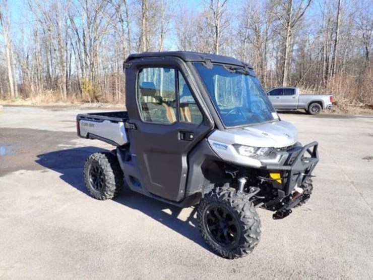 2021-can-am-defender-limited-hd10-4x4-side-by-side-image-3