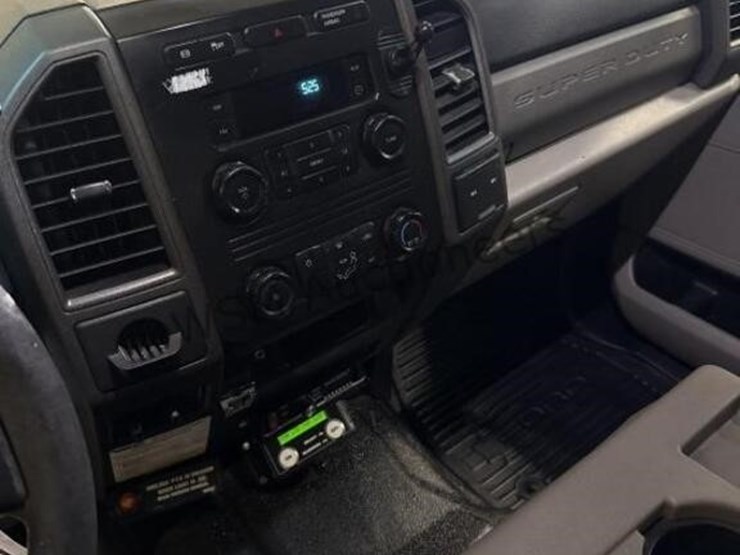 2017-ford-f550-image-27