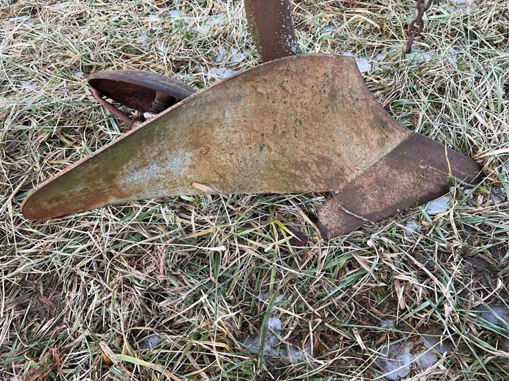 ferguson-12-oa-28-two-bottom-plow-image-14