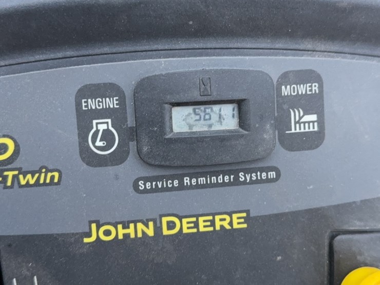 2004-john-deere-l120-image-11