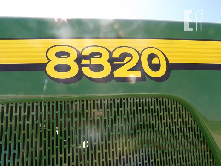 john-deere-8320-image-21