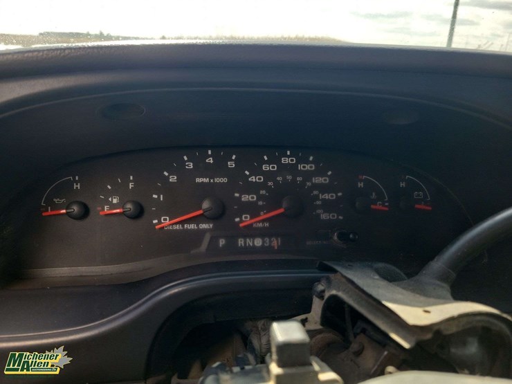 2004-ford-cargo-image-15