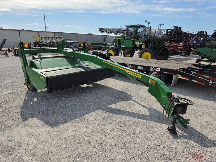 2022-john-deere-s300-image-1