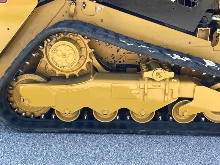 2019-caterpillar-259d3-image-39