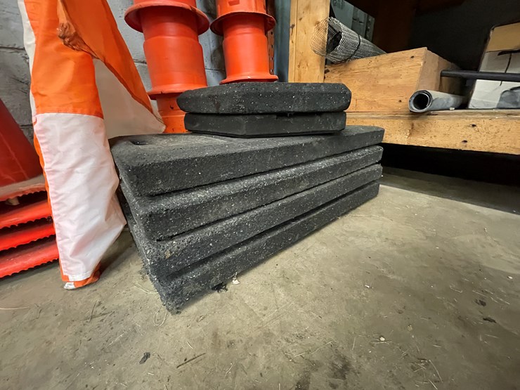 #2550-•-safety-cones-(columbia-heights,-mn)-image-3