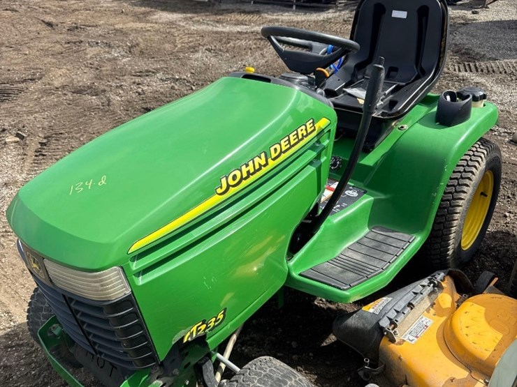 john-deere-gt235-image-1