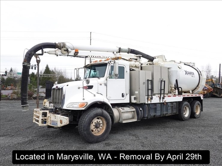 2011-peterbilt-348-image-1