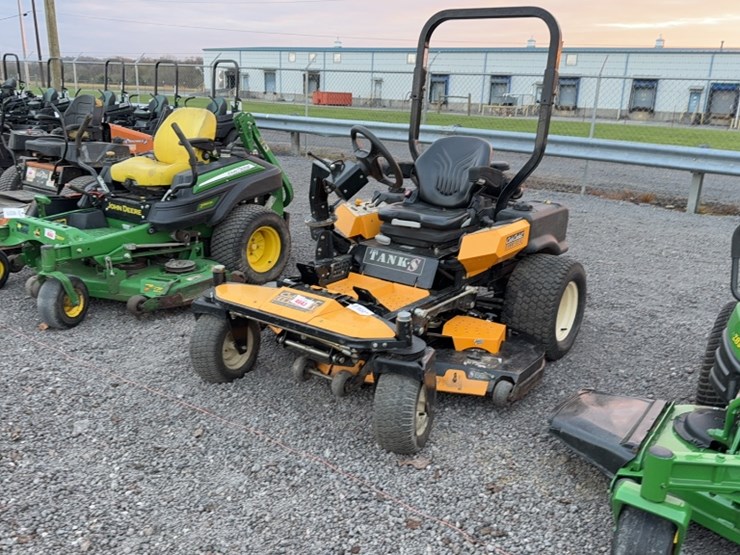 #4043-•-2009-cub-cadet-tank-zero-turn-mower-image-1