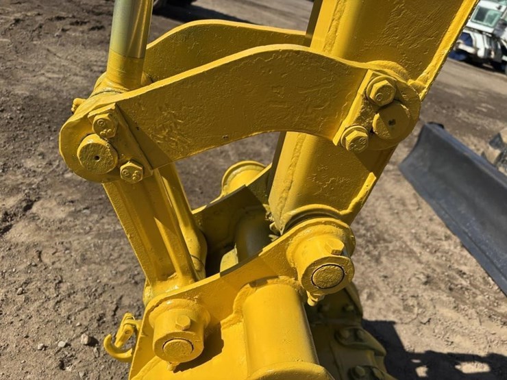 komatsu-pc28uu-2-image-13