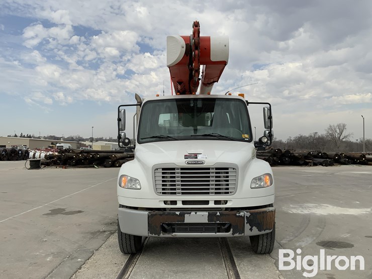 2014-freightliner-m2-106-image-10