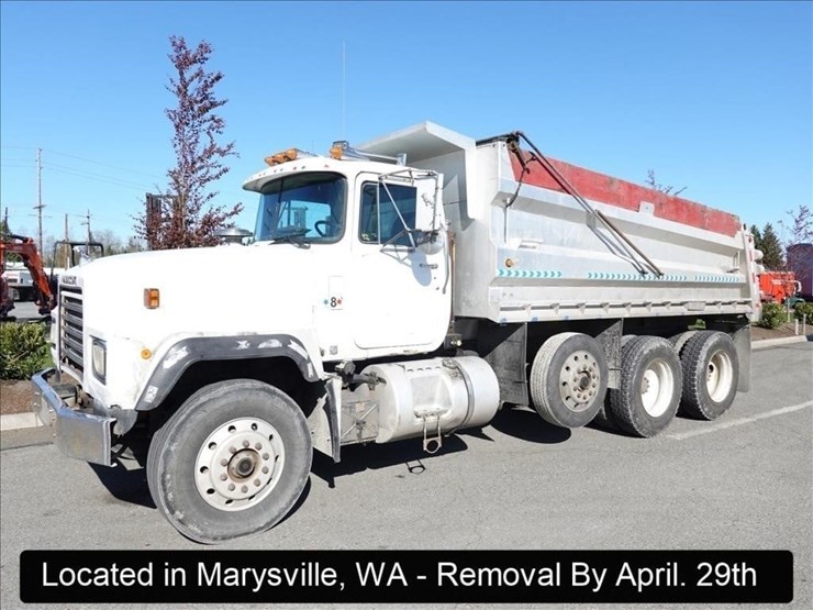 1995-mack-rd688s-image-1