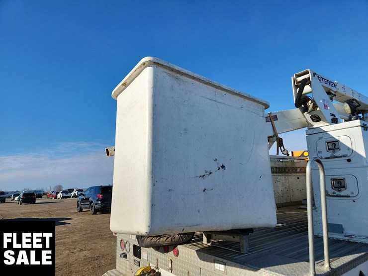 2020-freightliner-m2-106-image-23