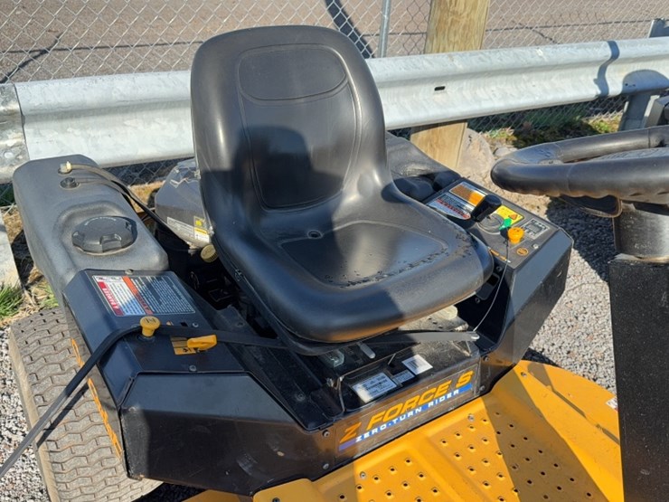 #4057-•-2013-cub-cadet-z-force-zero-turn-mower-image-6