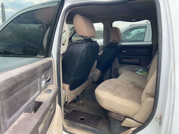 2011-dodge-ram-3500-image-8