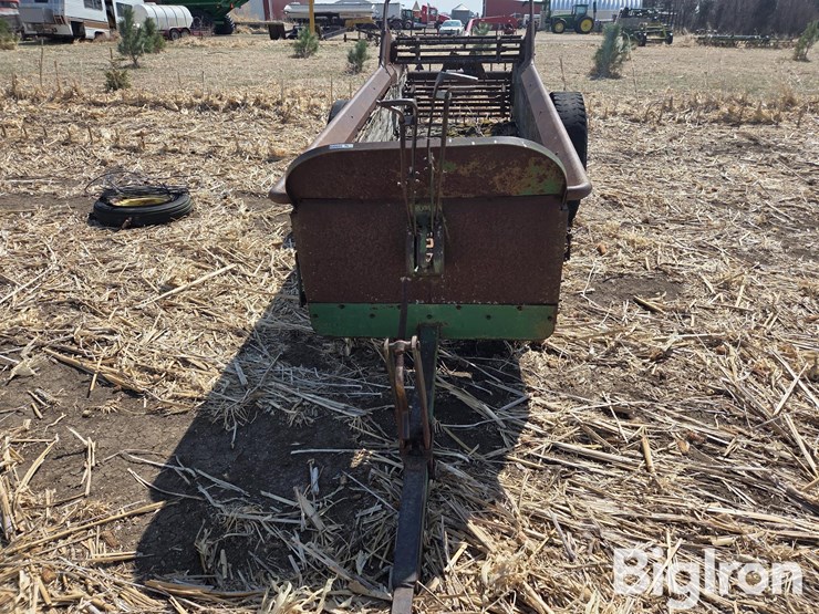 john-deere-manure-spreader-image-2