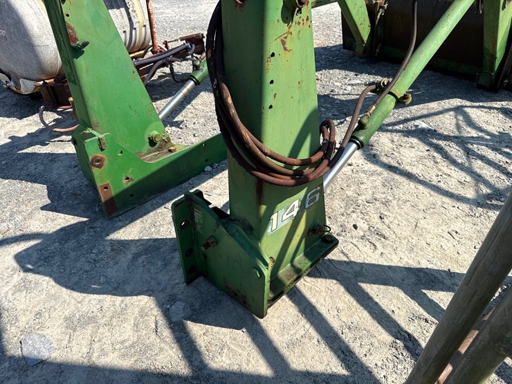 john-deere-146-image-7