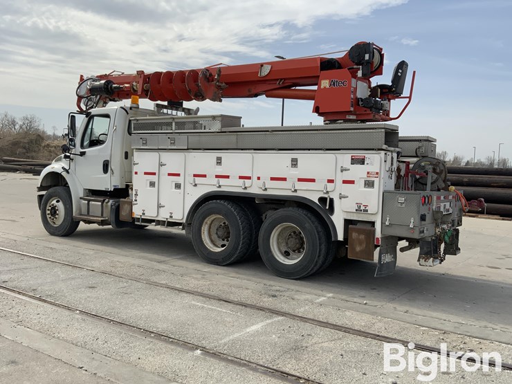 2013-freightliner-m2-106-image-15