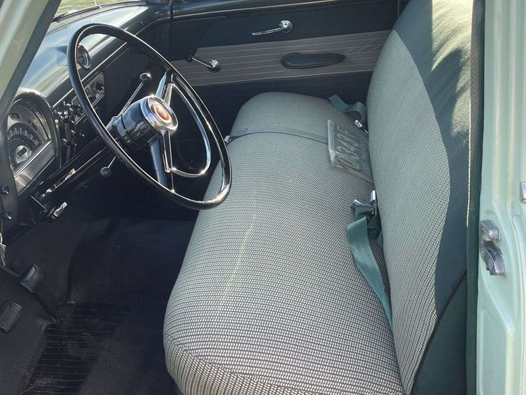 1953-ford-customline-sedan-image-42
