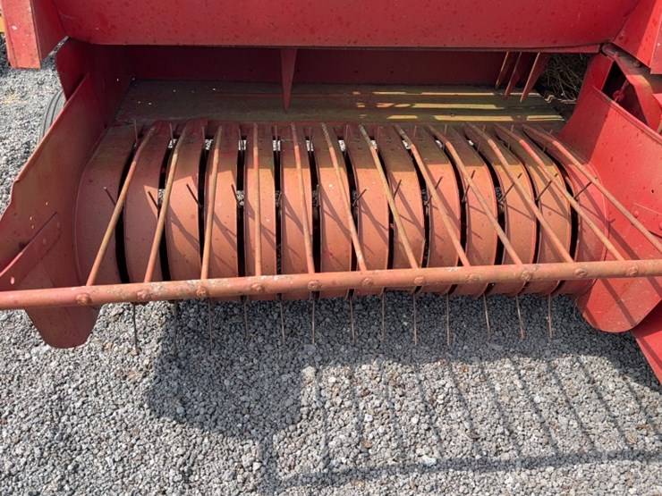 massey-ferguson-120-image-3