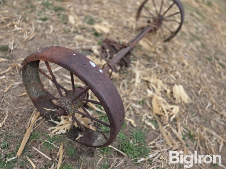 antique-farm-equipment-image-20
