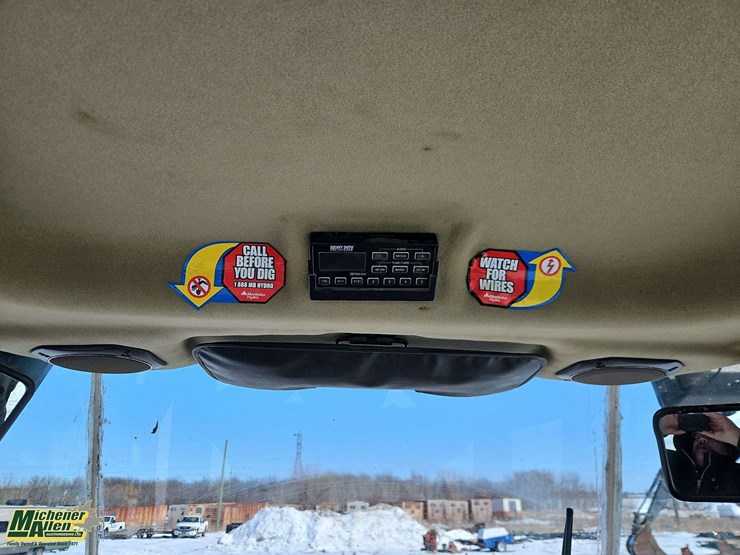 2003-case-621d-xt-image-27