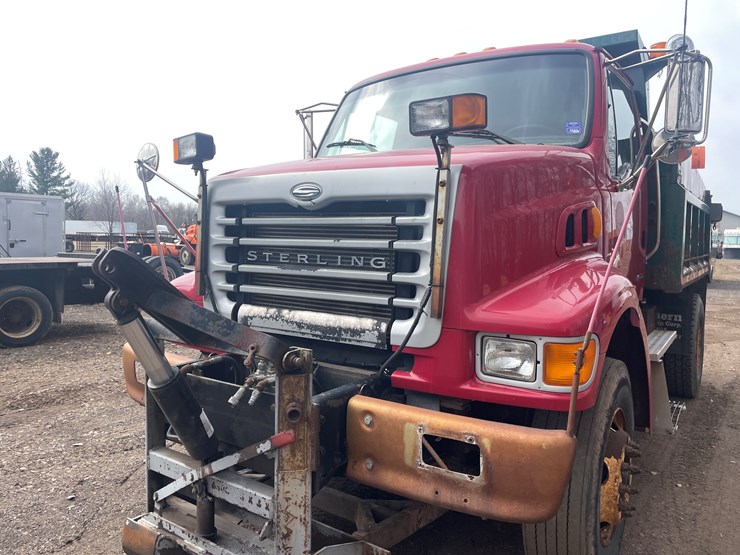 #212-•-2005-sterling-dump-truck-(has-mn-title)-(mora,-mn)-image-3