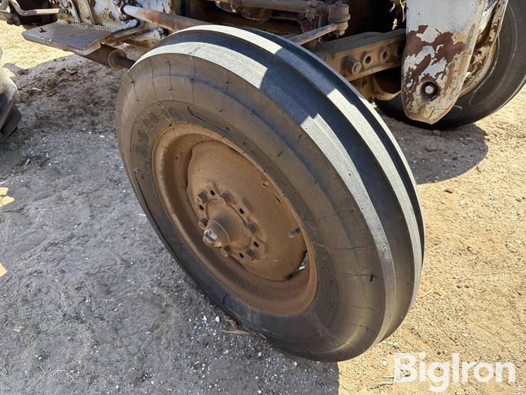 1950-ford-8n-image-14