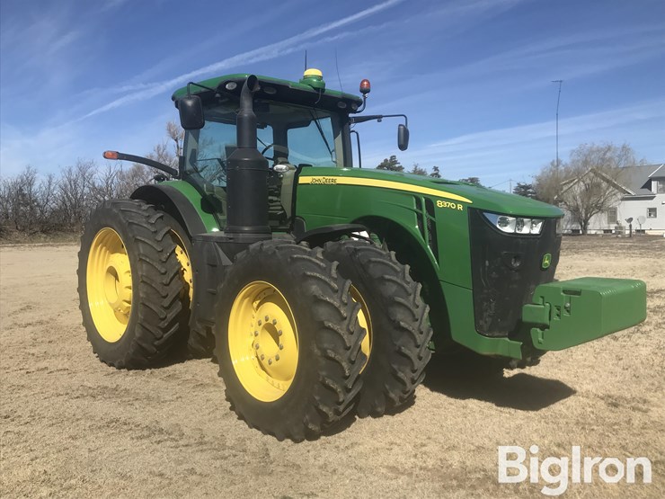 2015-john-deere-8370r-image-3