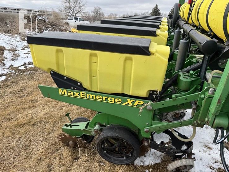 john-deere-1750-image-30