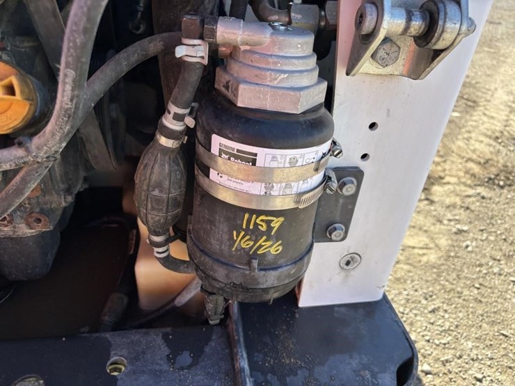 2020-bobcat-s550-image-36