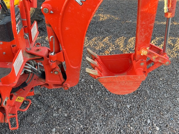 #3028-•-kubota-bx235-tractor-image-10