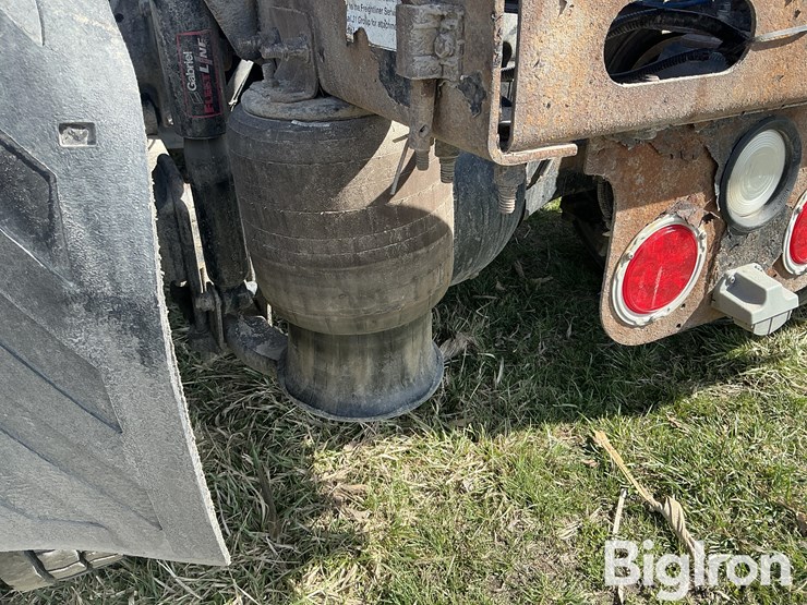 2016-freightliner-cascadia-125-image-20