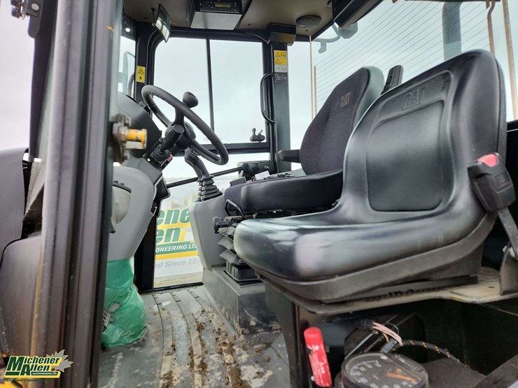 2014-caterpillar-910k-image-15