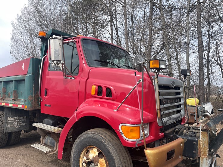 #212-•-2005-sterling-dump-truck-(has-mn-title)-(mora,-mn)-image-5