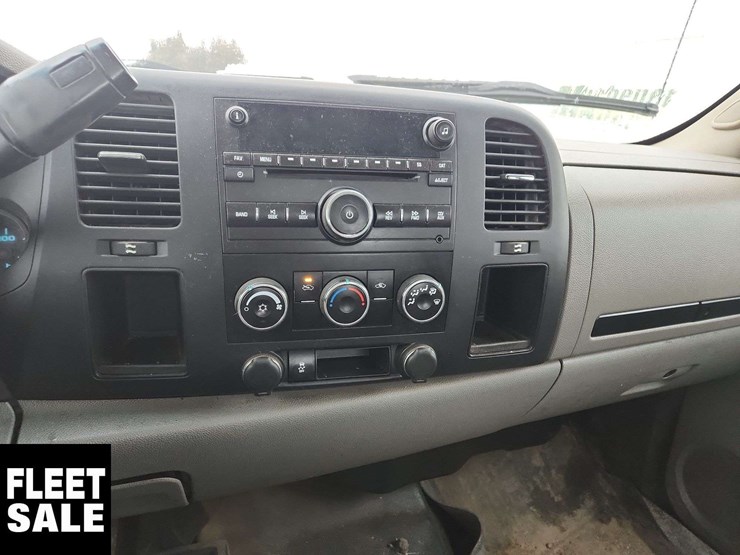 2013-chevrolet-silverado-1500-image-21