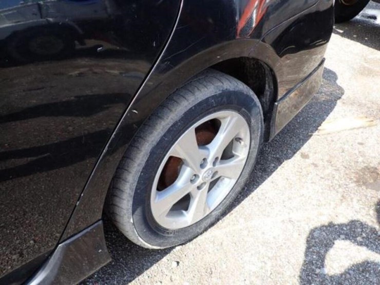 damaged-2013-toyota-corolla-sedan-2t1bu4ee1dc92192-image-20