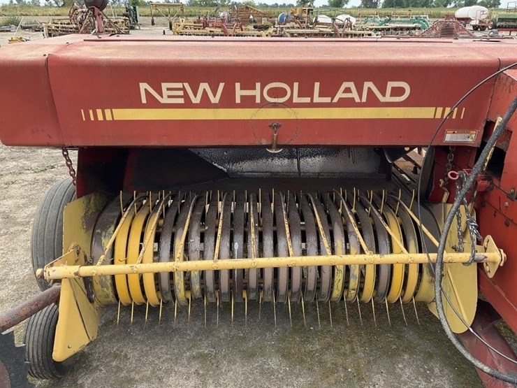 new-holland-515-image-8