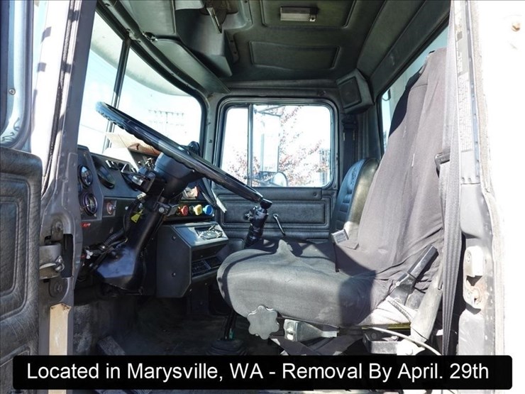 1995-mack-rd688s-image-23