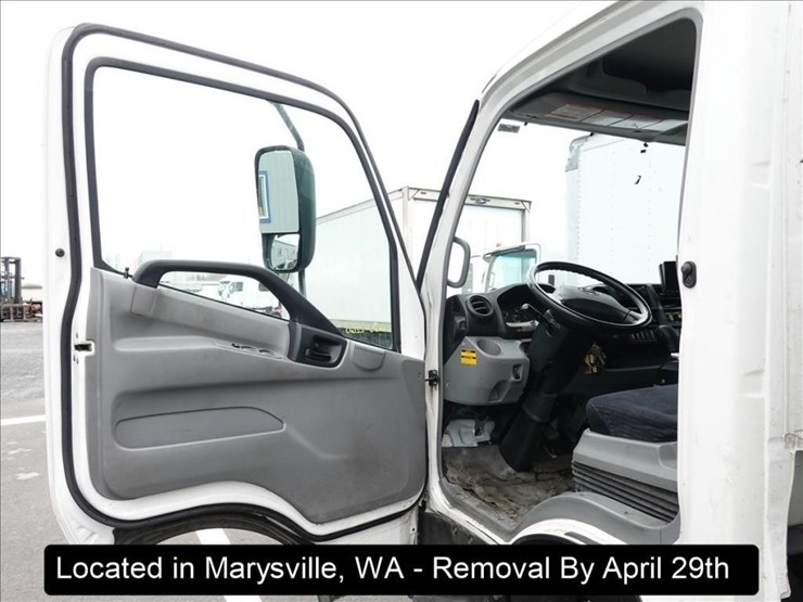 2018-hino-195-image-3