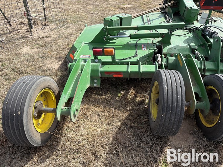 2020-john-deere-r15-image-16