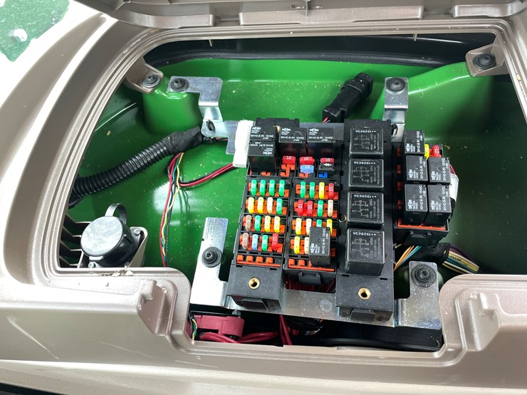 2019-john-deere-5090m-image-62