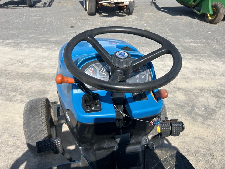 new-holland-1530-image-8