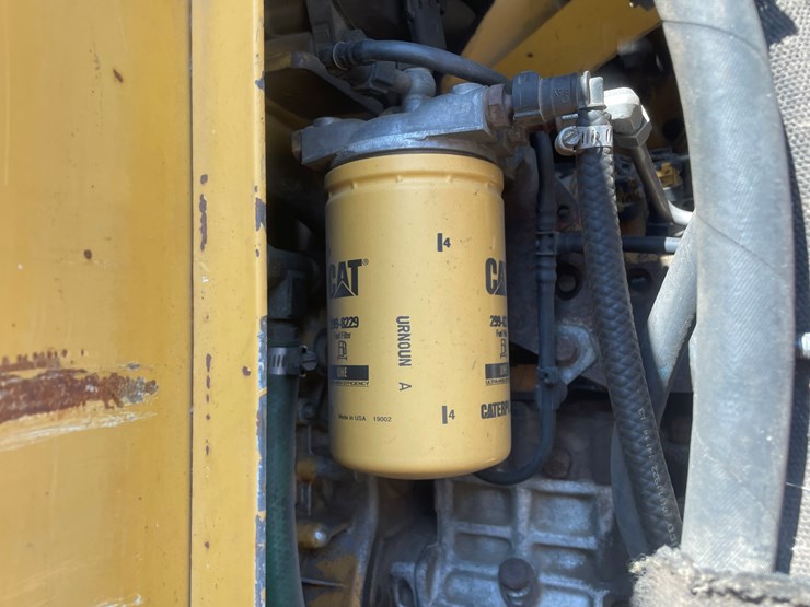 2008-caterpillar-553-image-54