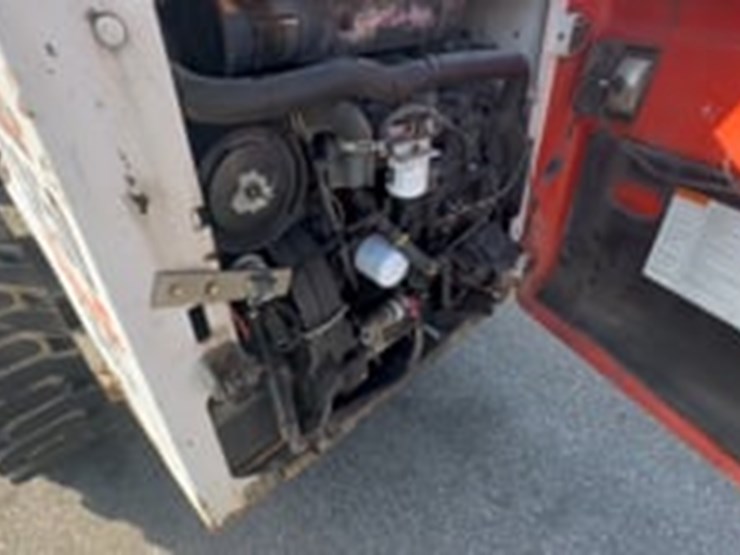 2012-bobcat-s250-image-5