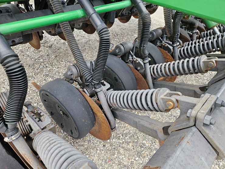 2018-john-deere-1590-image-5