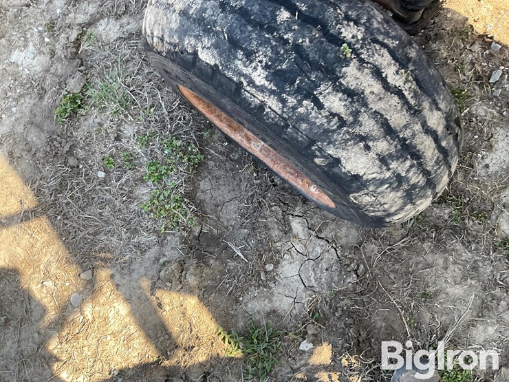 allis-chalmers-i-500-rough-terrain-forklift-image-18