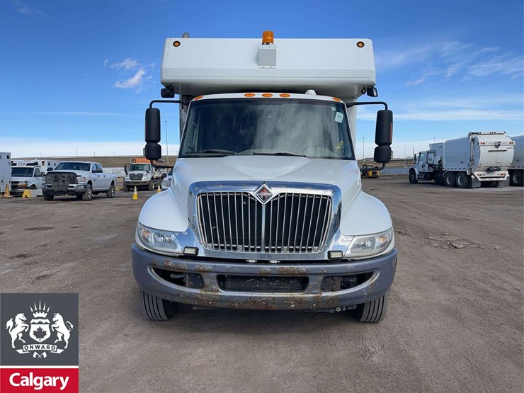 2012-international-durastar-4300-image-8